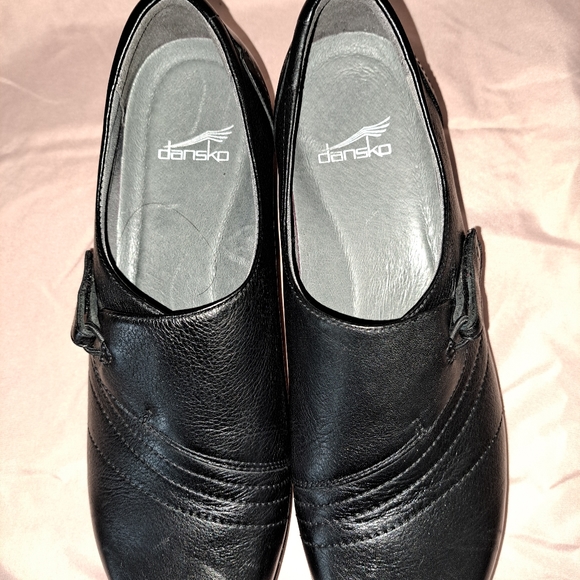 Shoes - Picture 6 of 9